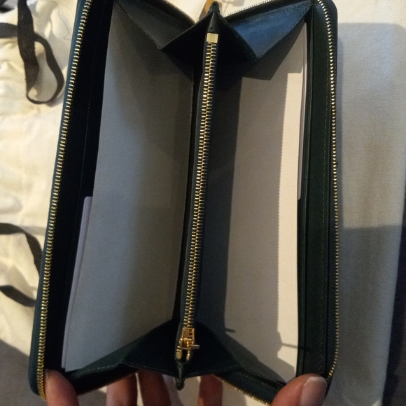 Celine Wallet - Picture 5 of 8